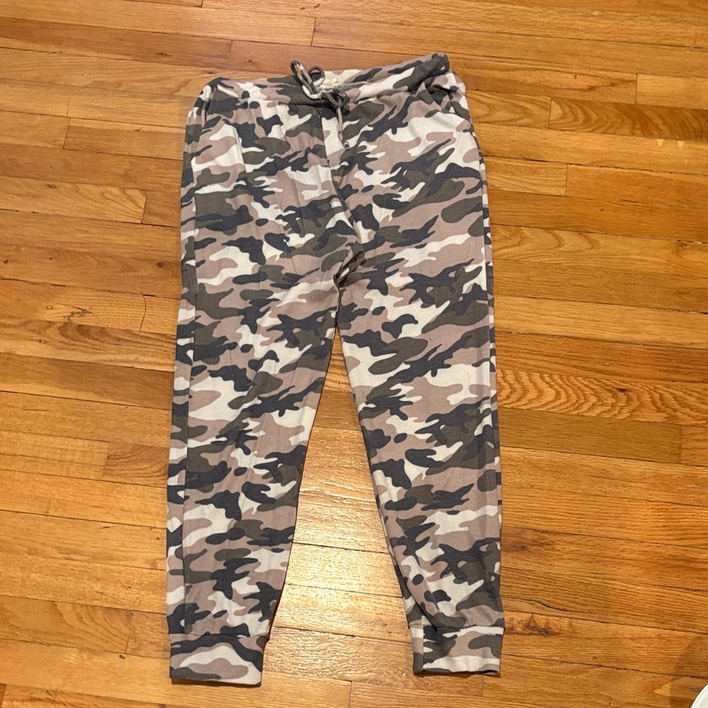 Women's Camouflage Jogger Pants
